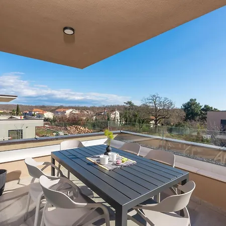 דירה Quercus Village App 2 Mit Jacuzzi By Interhome *