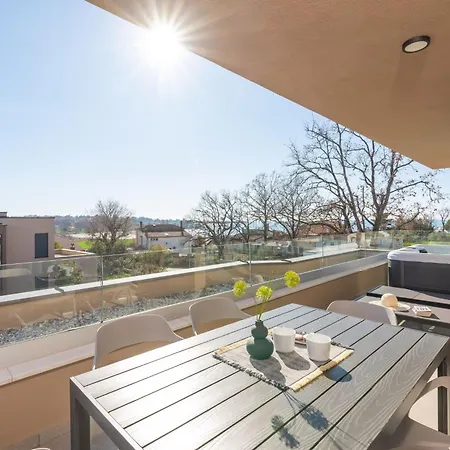 Quercus Village App 2 Mit Jacuzzi By Interhome * קריגדור
