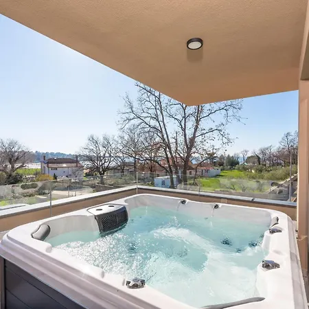 דירה Quercus Village App 2 Mit Jacuzzi By Interhome *
