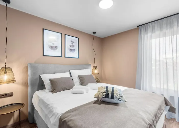 Quercus Village App 2 Mit Jacuzzi By Interhome