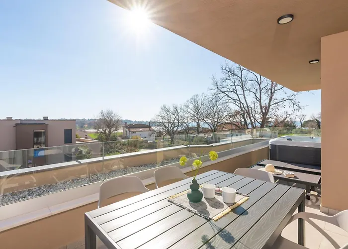 Quercus Village App 2 Mit Jacuzzi By Interhome * Karigador