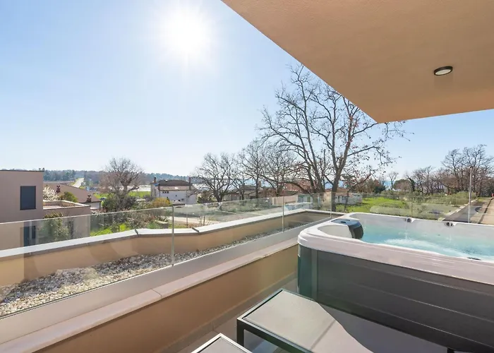 Appartamento Quercus Village App 2 Mit Jacuzzi By Interhome *