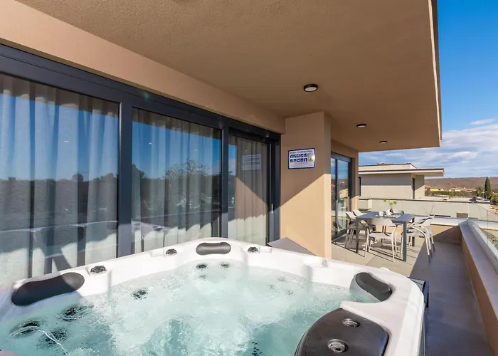 Quercus Village App 2 Mit Jacuzzi By Interhome *