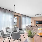 Quercus Village App 2 Mit Jacuzzi By Interhome شقة كاريغادور