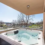 شقة Quercus Village App 2 Mit Jacuzzi By Interhome *